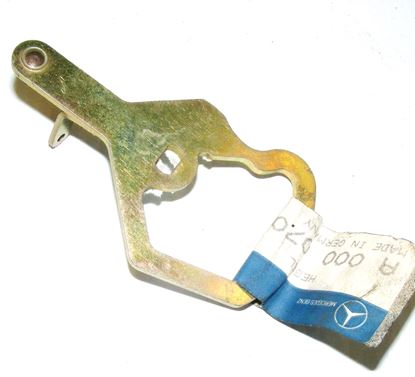 Picture of carburetor linkage, 0000701821