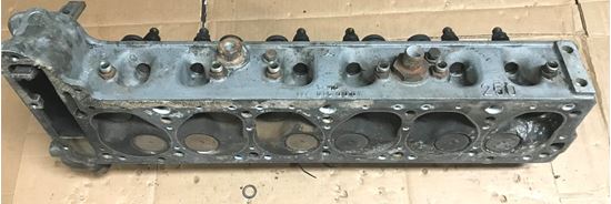 Picture of Mercedes 250 cylinder head 1140101120