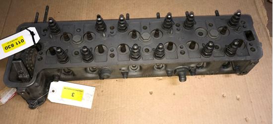 Picture of Mercedes 280s cylinder head  1300101720 used