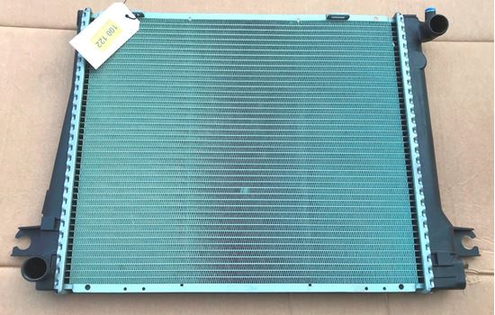 Picture of BMW 325i,325ix radiator 17111712483 