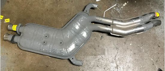 Picture of BMW 740I e32 Center muffler 18129068599